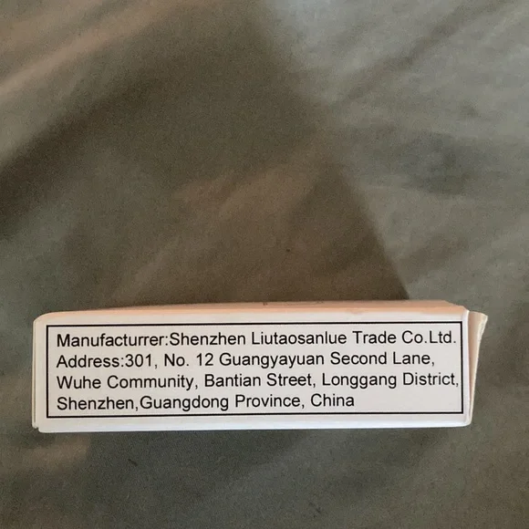 Ear buds for iPhone and androids 😍host-pick! - Picture 4 of 5